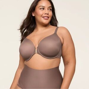 Cacique Totally Smooth Full Coverage Front-Close 46C